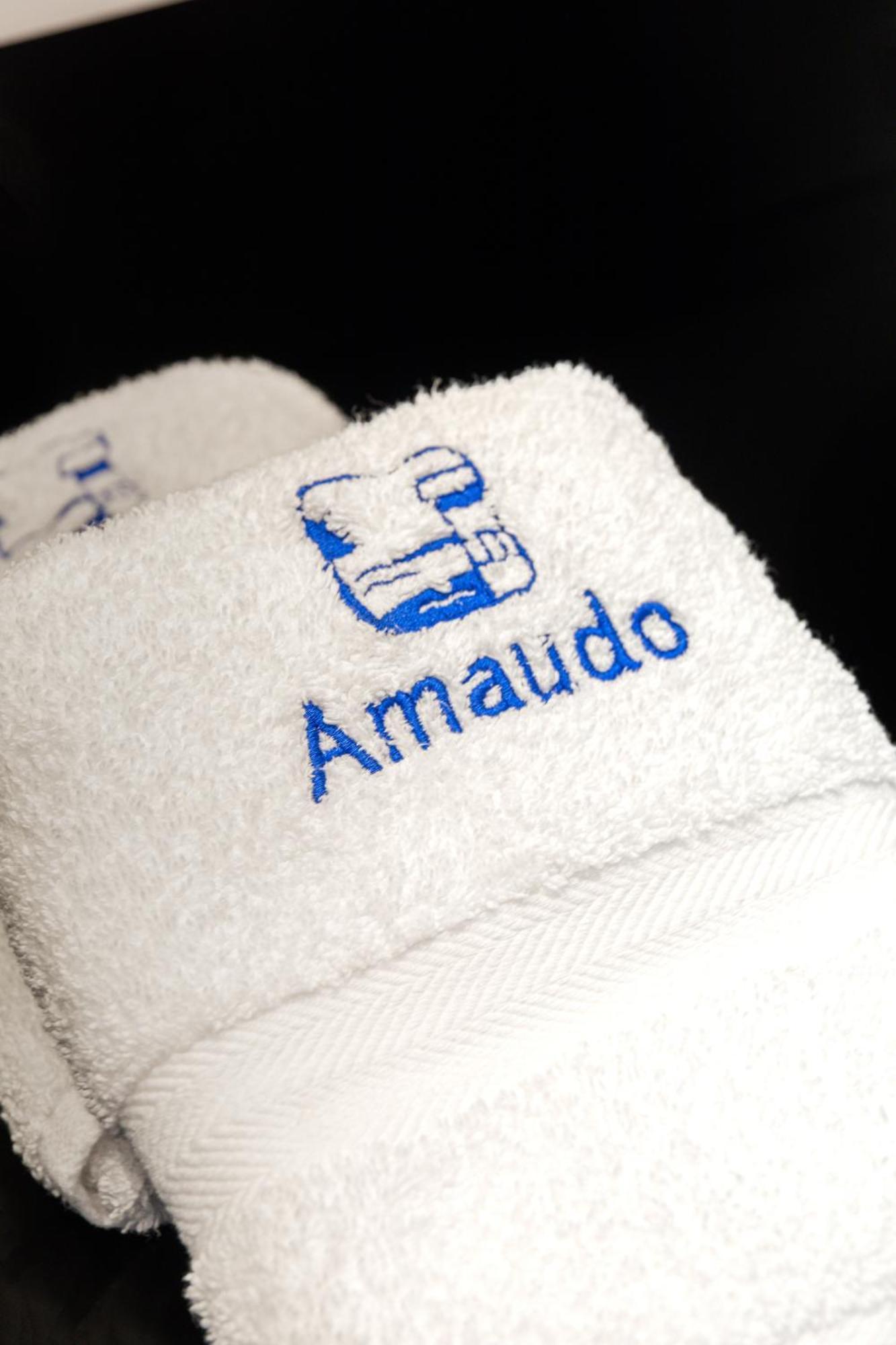 Hotel Amaudo Saint-Francois  Bagian luar foto