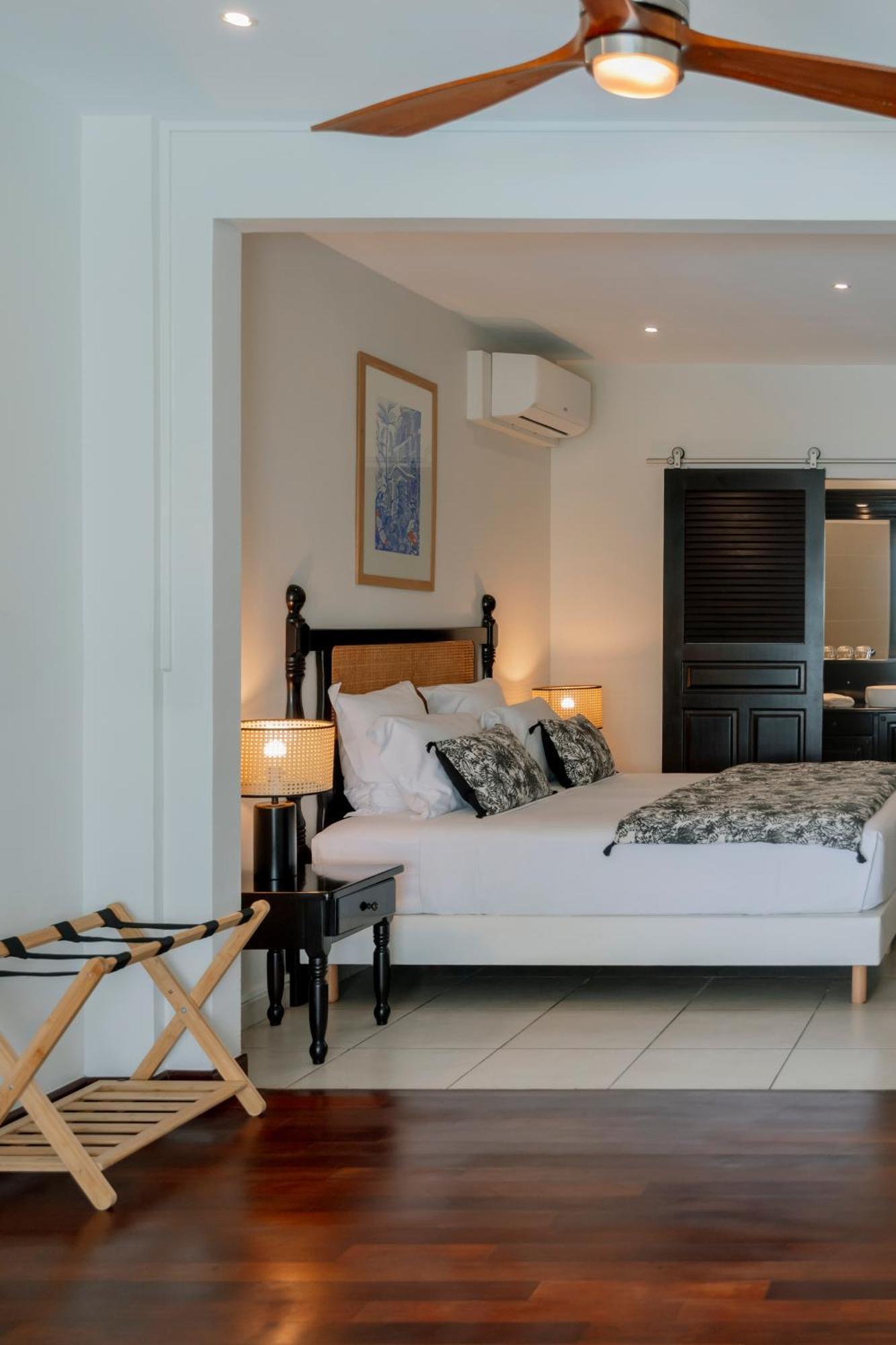 Hotel Amaudo Saint-Francois  Bagian luar foto