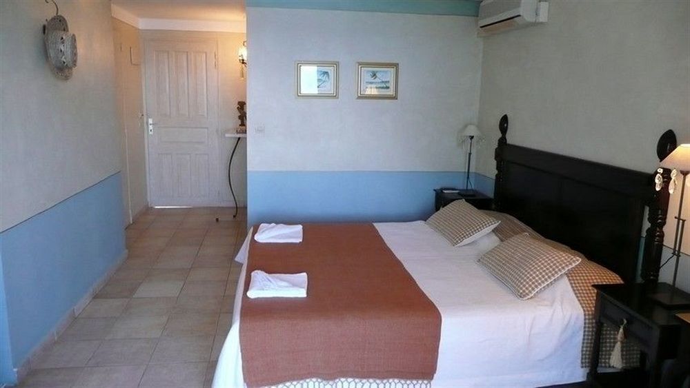 Hotel Amaudo Saint-Francois  Bagian luar foto