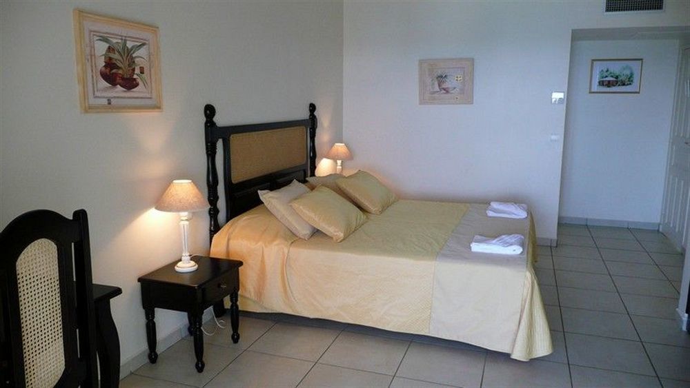 Hotel Amaudo Saint-Francois  Bagian luar foto
